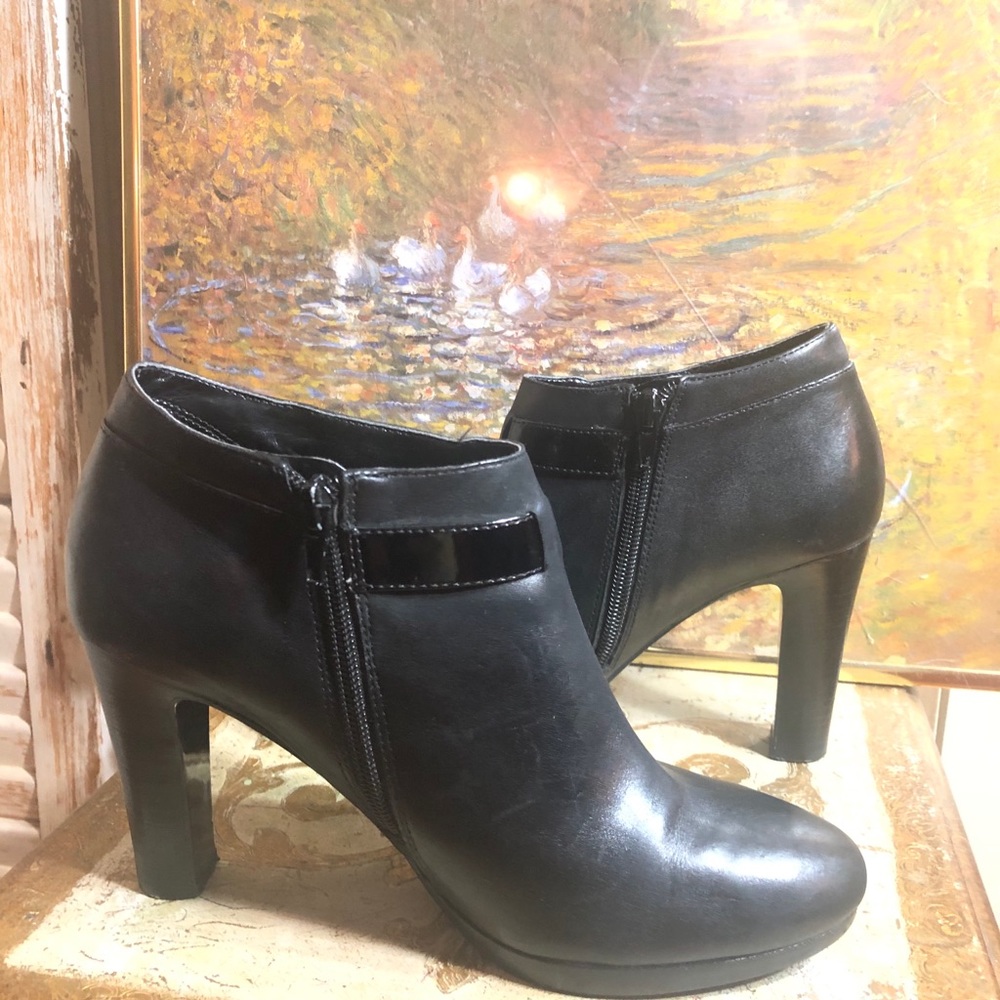 SZ 8.5-RALPH LAUREN BLACK LEATHER 4” ANKLE BOOTS - Picture 3 of 16